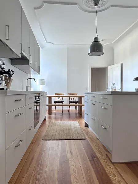 Stilvolle 4-Zimmer-Altbauwohnung auf Zeit – möbliert, 2 Bäder, Balkon – Charlottenburg — photo 1